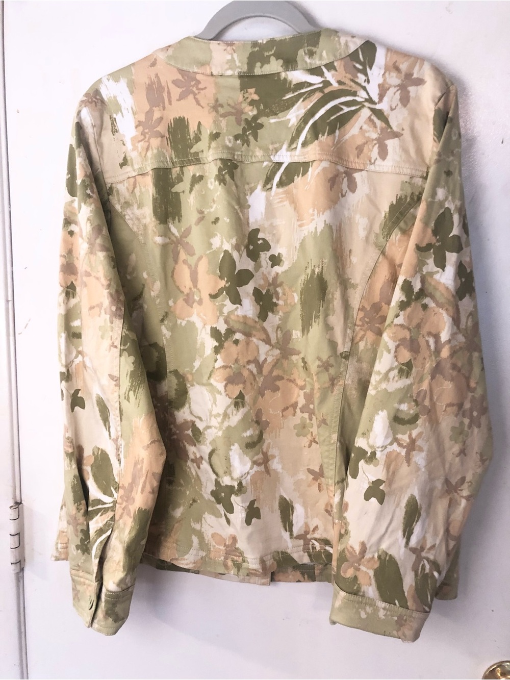 Denim&Co Floral Camouflage Jean Jacket in Olive Green & Beige - Picture 3 of 14